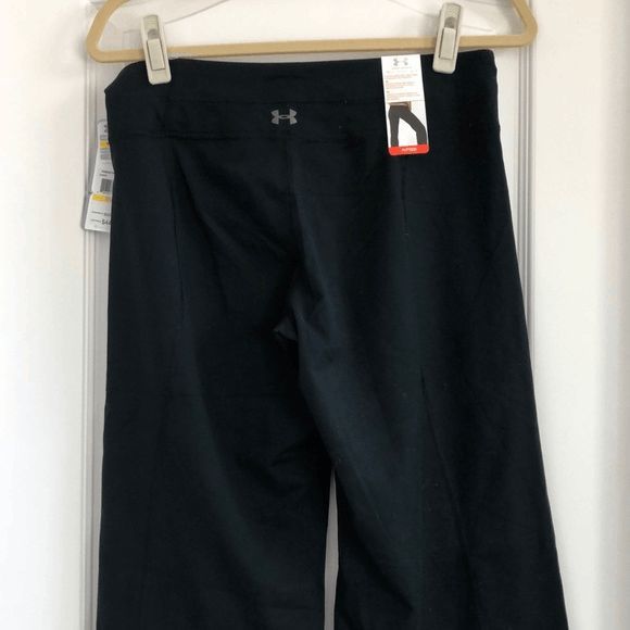 NEW Women's Size Small Under Armour Studio Perfect Capri Pants Black 1236304-001 - Picture 3 of 5